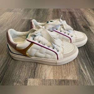 Kurt Geiger London Sneakers.